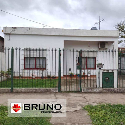 Casa 3 Ambientes En Venta - Merlo