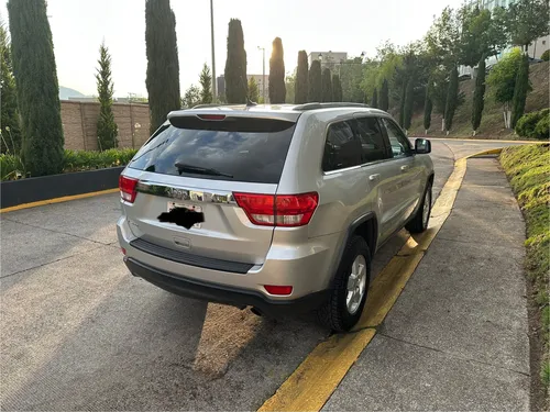 Jeep Grand Cherokee Laredo V6 4x2 At