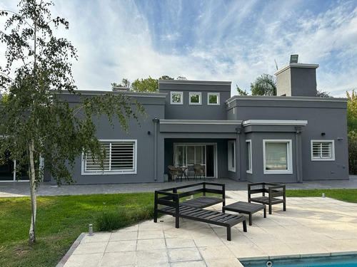 Hermosa Casa Con Parque Y Piscina Climatizada En Barrio Cerrado Parque Las Naciones