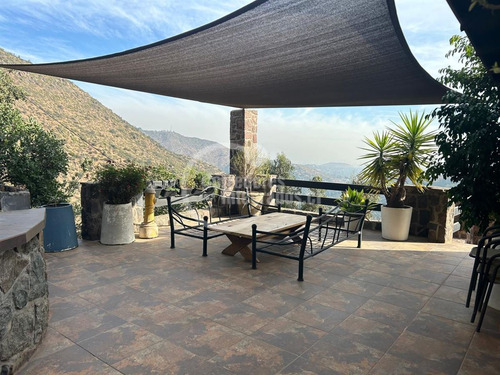 Casa En Venta De 3 Dorm. En Lo Barnechea Arrayán