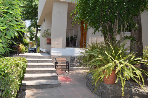 Casa En Uno De Los Condominios Más Seguros Y Exclusivos En Jardines Del Pedregal