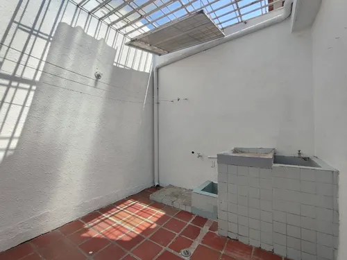 Casa En Venta En Niza. Cod V30390