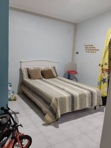 Se Vendé Casa En Urbanización El Trigal Norte Calle Acuario. L.m
