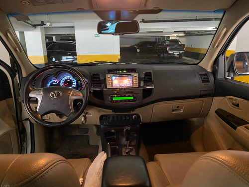 Toyota Hilux SW4 3.0 Srv 5l 4x4 Aut. 5p