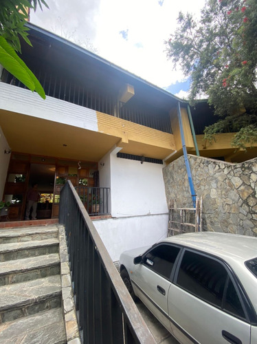 Vendo Casa 370m2 5h/6b/4p Alto Prado 1271