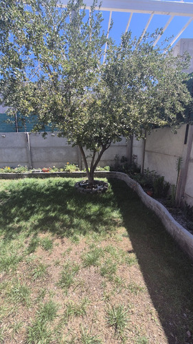Arriendo Hermosa Casa En Condomino Buin