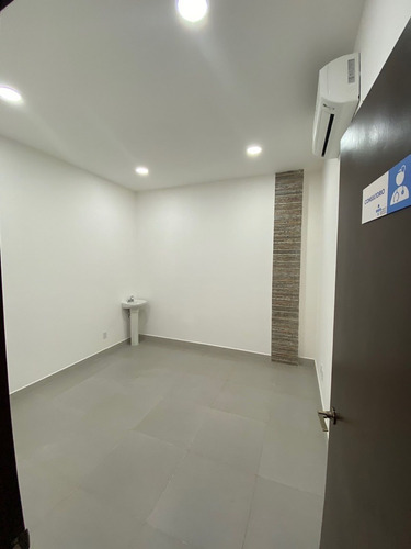 Imagen 7 de 9 de Renta De Consultorios Av. Huayacan