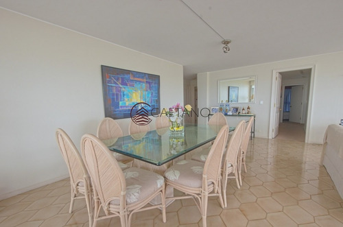 Apartamento Frente Al Puerto En Alquiler- Ref: 2563