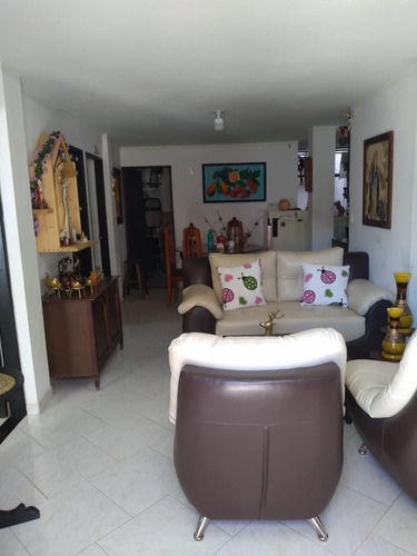 Lindo Apartamento En Segundo Piso En Venta En El Peñol Antioquia
