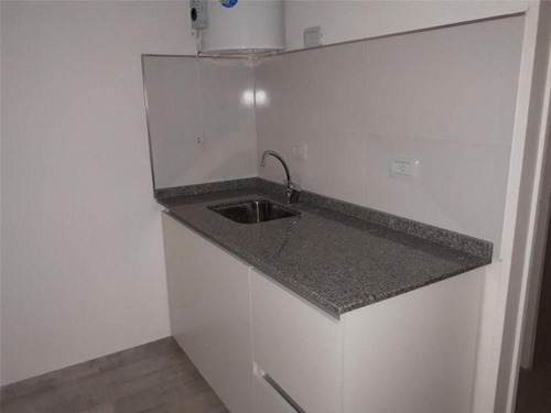 Imagen 4 de 8 de Local En Venta En Parque Leloir.