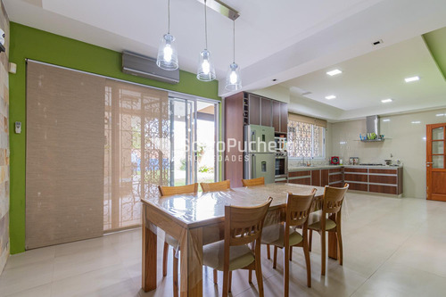 Venta Casa 6 Ambientes Con Amplio Parque En Barrio Pileta , Ramos Mejia.