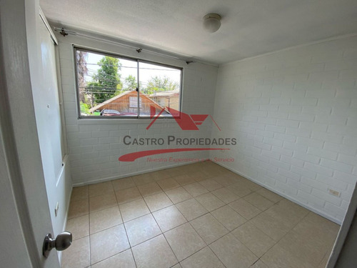 Hermosa Casa De Dos Pisos 4 Dormitorios 2 Baños, Quilicura