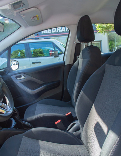 Imagen 14 de 18 de Peugeot 208 Active 1.6