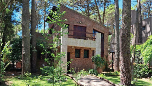 Casa En Venta - 2 Dormitorios 2 Baños - 675mts2 - Mar De Las Pampas