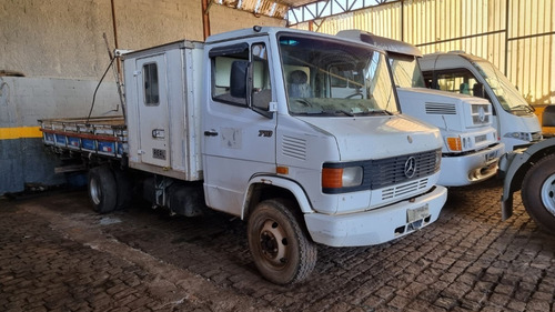 Imagem 14 de 15 de Mercedes-benz 710 Ano 2009 Cabine Suplementar