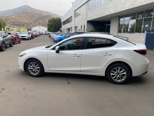 Mazda NEW 3 V