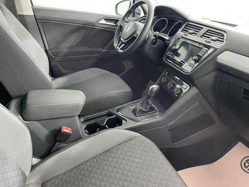 Volkswagen Tiguan TRENDLINE PLUS TSI DSG L4 150 HP