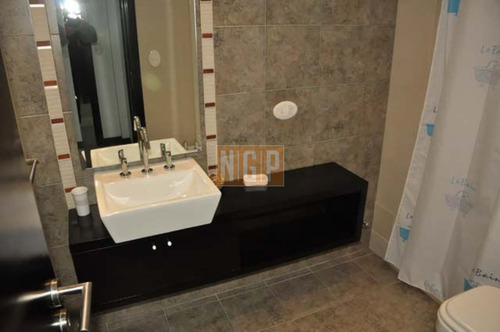 Apartamento En Mansa, 2 Dormitorios - Ref: 2965