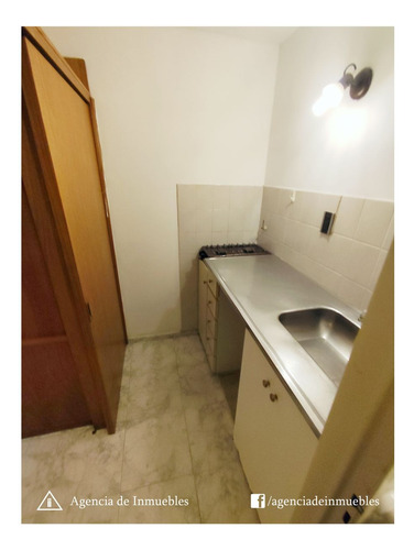 Vende: Oficina Con 2 Privados / Zona Cañada