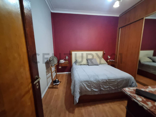 Casa 4 Dorm. / 8 Ambientes Viamonte Al 1000