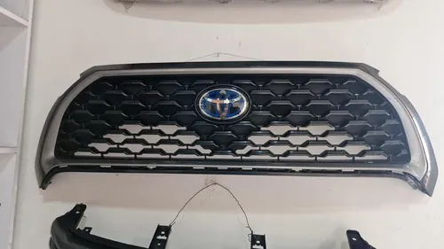 Parrilla Toyota Corolla Cross