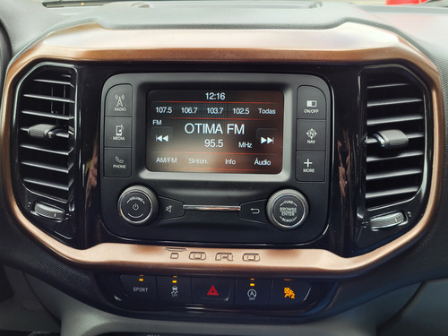 Fiat Toro 2.4 Volcano 16v Flex 4x2 Aut. 4p