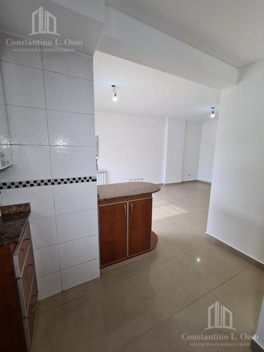 Imagen 8 de 25 de Oportunidad - Amplio 2 Ambientes - Venta- Lanús Oeste