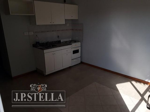 Imagen 18 de 30 de Edificio Galpon Comercial, 4 Dptos 2 Ambientes Y 2 Dptos 3 Ambientes - Venta En Block - Haedo