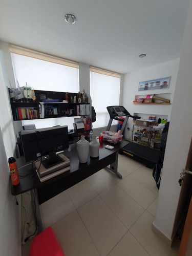 Se Vende Casa En Claustros De Las Misiones, Centro Sur De 3 Niveles, Ubicadísima