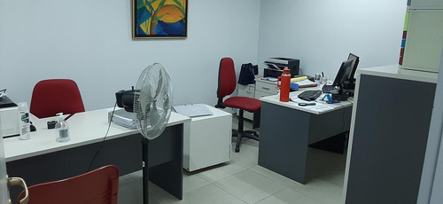 Alquiler Deposito 1286mts2 Con Oficinas Refaccionadas A Nuevo, Salida A Dos Calles