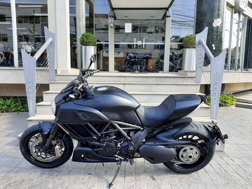 Imagem 7 de 8 de Ducati Diavel Dark