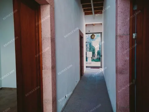 Casa En Venta En El Centro De Querétaro Con Uso De Suelo