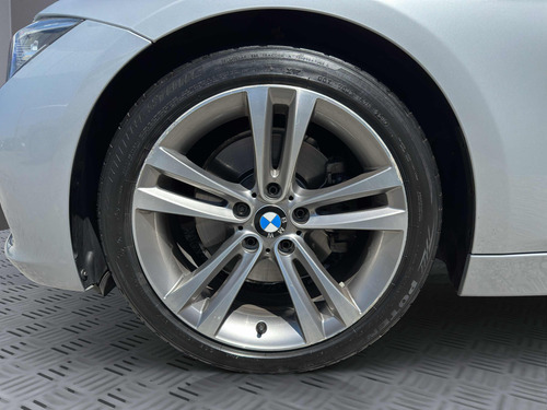 BMW Serie 3 2.0 330ia Sport Line At