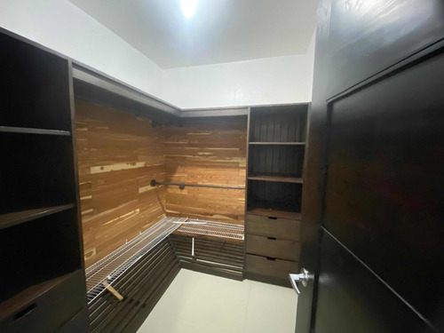 Casa Ubicada En El Residencial Las Orquídeas, La Romana