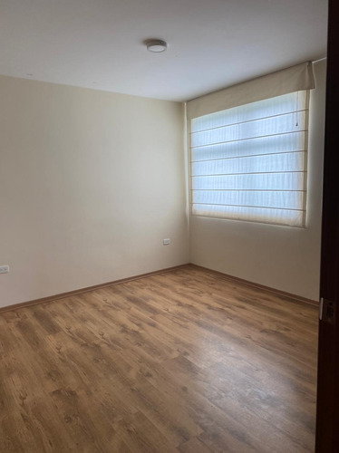 Rento Hermoso Departamento, Muy Seguro En Ibarra