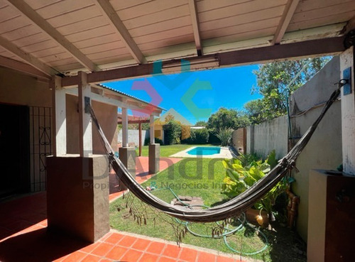 Venta / Oportunidad Antigua Casa Refaccionada En B° Villa Del Parque