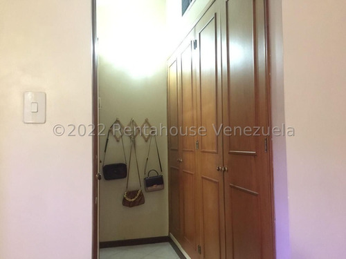 Imagen 17 de 30 de Casa En Venta En La Rosaleda Este De Barquisimeto Lara 0-4-2-4-5-9-3-7-5-4-2 Código Mls Rent-a-house: 22-20967, Cuenta Con 3 Habitaciones, 3 Baños, 156 Mts2, Conjunto Privado