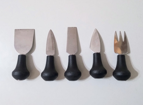 Set De 5 Utensilios Para Cortar Queso Untar Servir Espatula Plateado