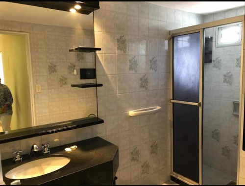 En Venta Apartamento De 2 Dormitorios En Pocitos.