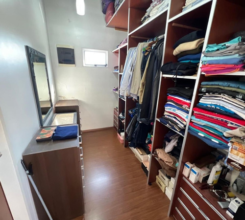 Venta De Departamento Con Galpon En Pompeya