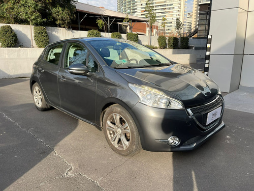 Peugeot 208 Premier 1.2 MT