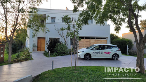 Casa En Venta En Club De Campo Las Cañuelas