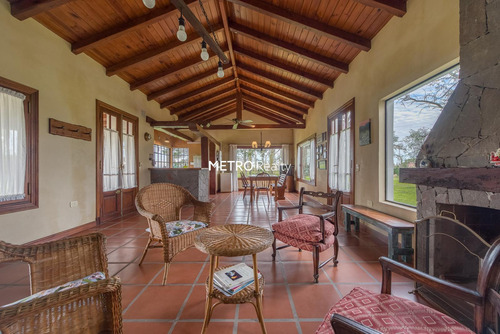 Casa En Venta Sobre Lote De 1 Hectarea En Loma Escondida, Open Door