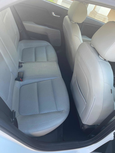 Imagen 9 de 9 de Kia Rio 2018 1.6 Ex Pack Hchback At