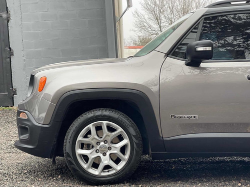 Imagen 8 de 10 de Jeep Renegade 2019 1.8 Sport