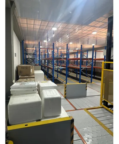 Vendo Bodega En Las Ferias, 562,50 Mts2. 3 Pisos. Bogotá.