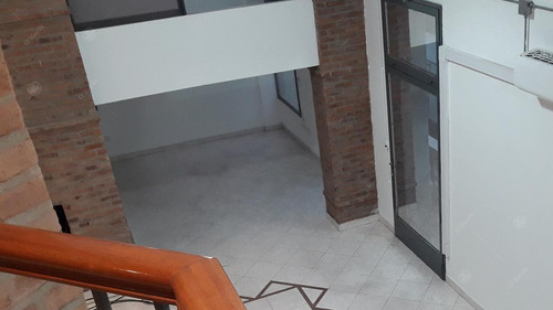 Oficinas Comerciales En Alquiler En Pesos Al Oficial - 1006 M2 En Monserrat - Caba