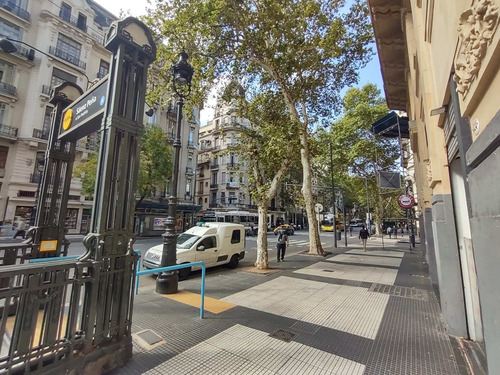 Imagen 12 de 30 de Local En Excelente Ubicación A Mts Del Congreso