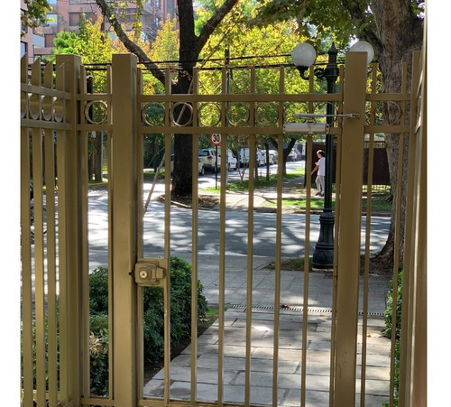 Imagen 4 de 10 de Tres Estacionamientos Contiguos