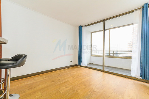 Departamento En Arriendo De 1 Dorm. En Las Condes